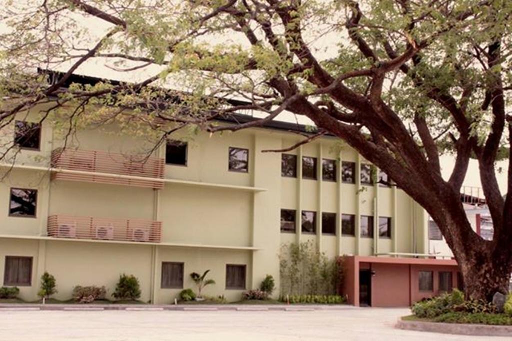 Subic Bay Peninsular Hotel Olongapo Exterior photo