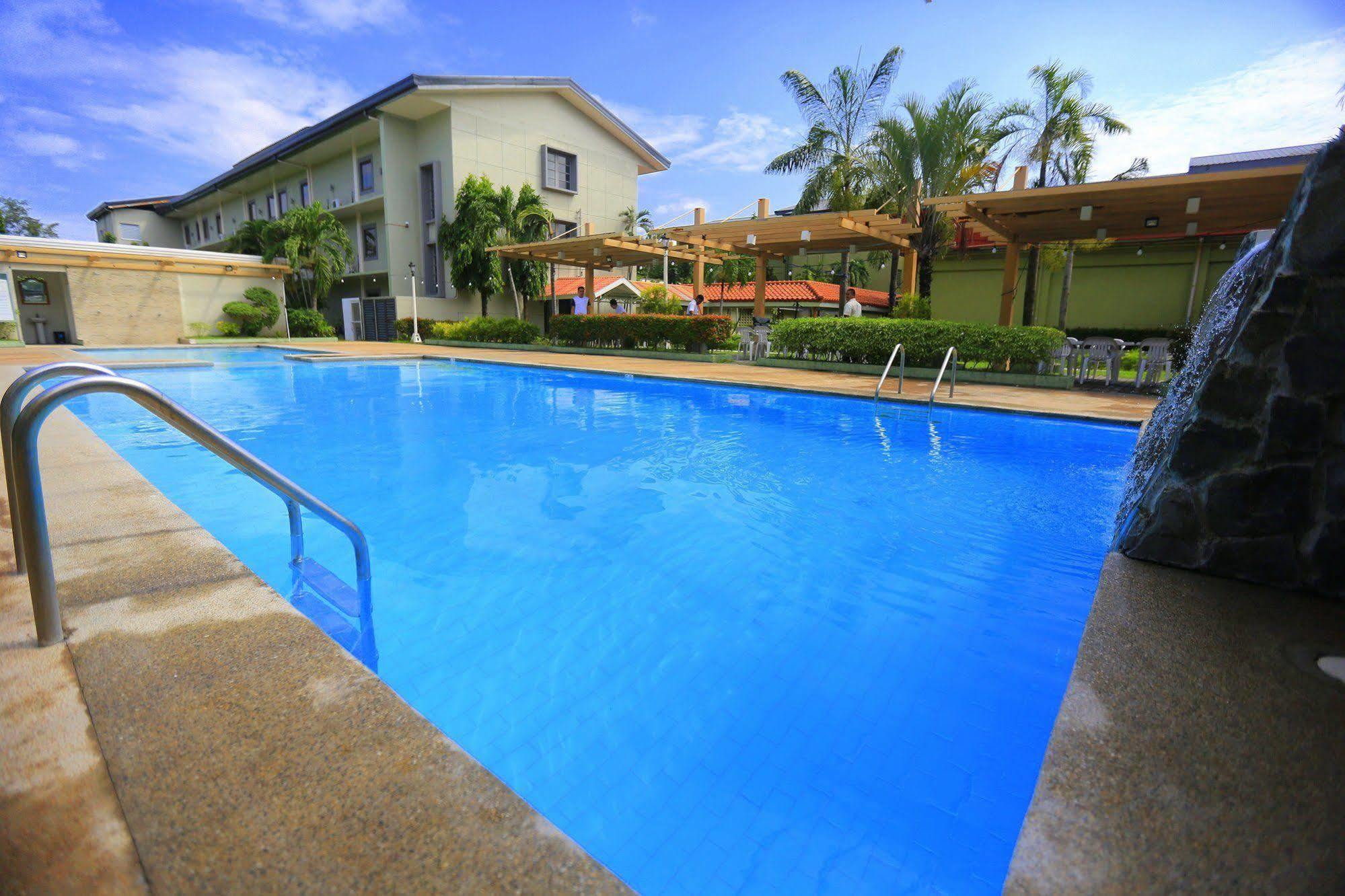 Subic Bay Peninsular Hotel Olongapo Exterior photo